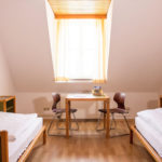 Zweibettzimmer mit Bad